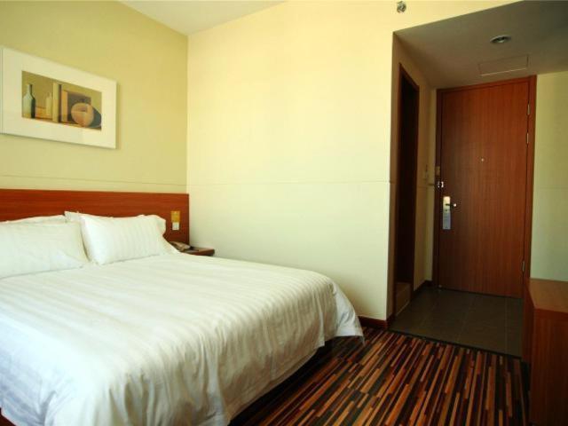 Jinjiang Inn Select Yantai Penglaige Экстерьер фото